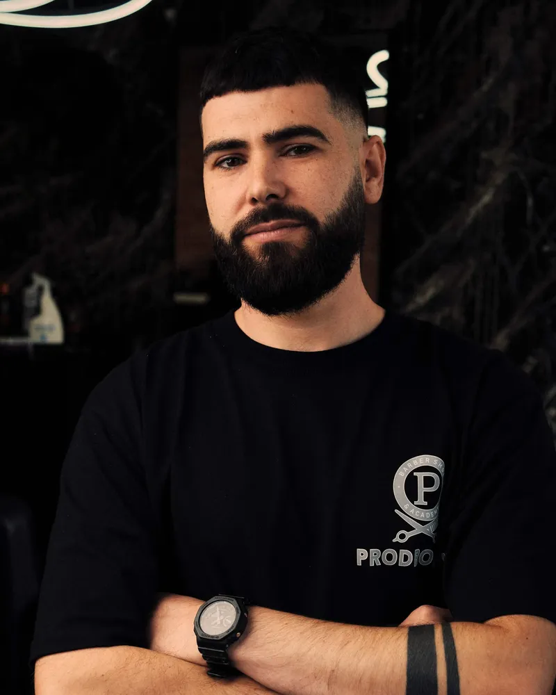 Красимир, бръснар в Prodromov Barbershop, Бургас